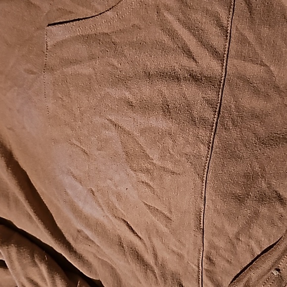 Hoodie.. two front pockets..rounded bottom.. peek a boo back - Picture 3 of 7